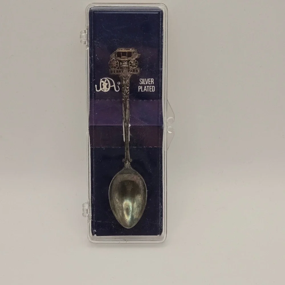 Knott's Berry Farm Vintage Silver Plated Stagecoach Souvenir Spoon Holland Case‎